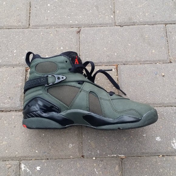 Nike Air Jordan 8 Take Flight Undefeated Sneakers - Picture 5 of 8